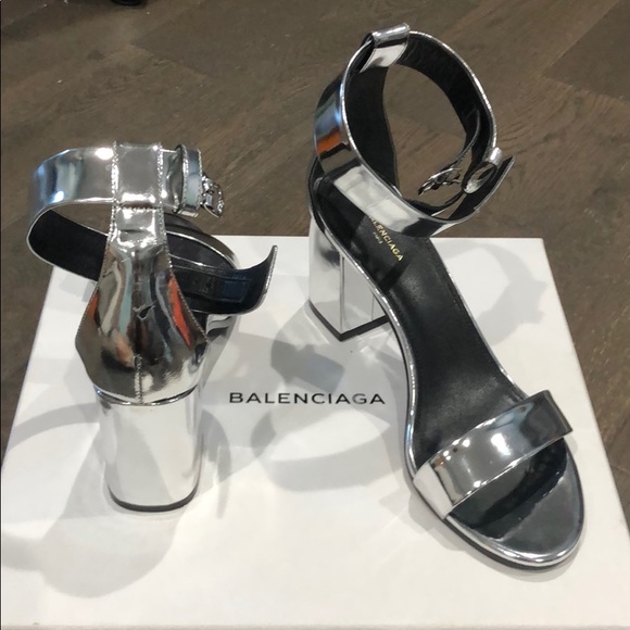 Balenciaga Argent Sandals in Silver/Mirror - Picture 1 of 6